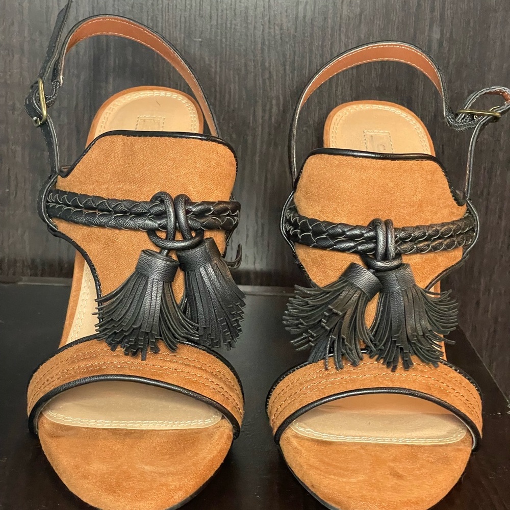 Sandals - Picture 2 of 4